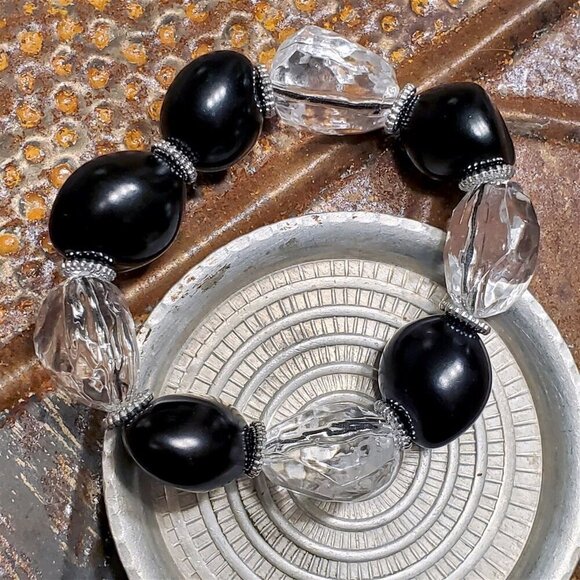 Bold Chunky Faceted Clear Lucite and Nugget Black Kukui Nut Stretch Bracelet - Picture 2 of 7